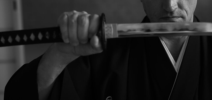 Mann mit Kenjutsu Schwert