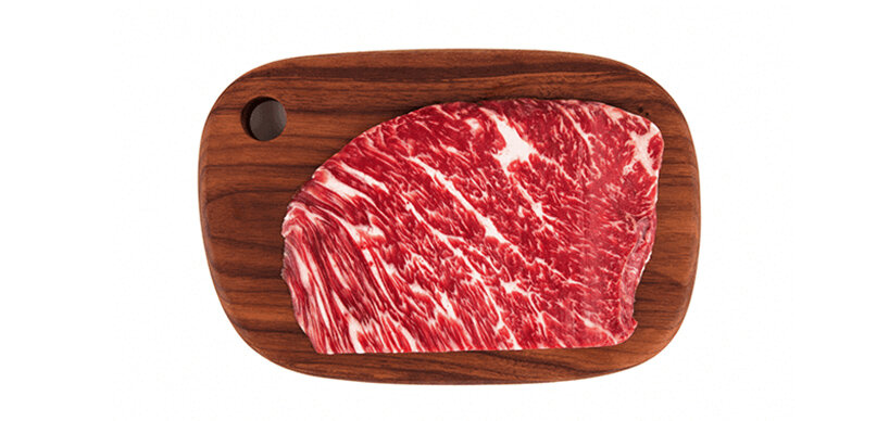 Kobe Fleisch auf Holzserviertablett