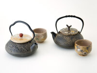 Japanische Teekanne Gusseisen Plum, 0,5 L